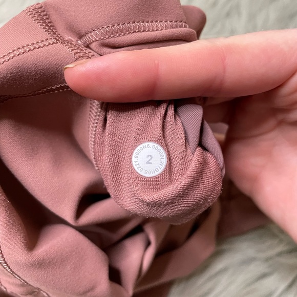 SOLD EVENT Lululemon wunder train shorts - Picture 4 of 4